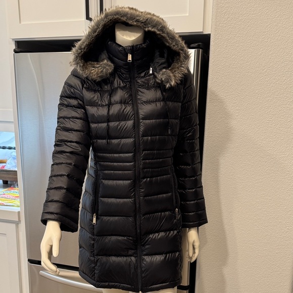 Andrew Marc Jackets & Blazers - Andrew Marc Black Puffer Coat with Faux Fur Trim M